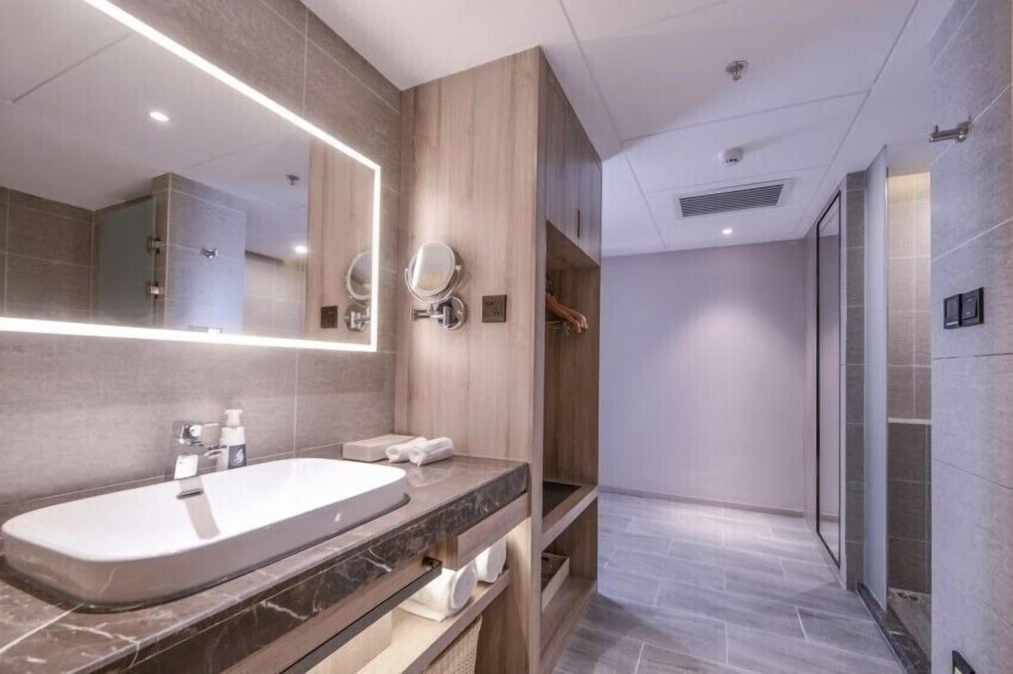Shanghai Rongju Hotel Lujiazui Hotel Экстерьер фото