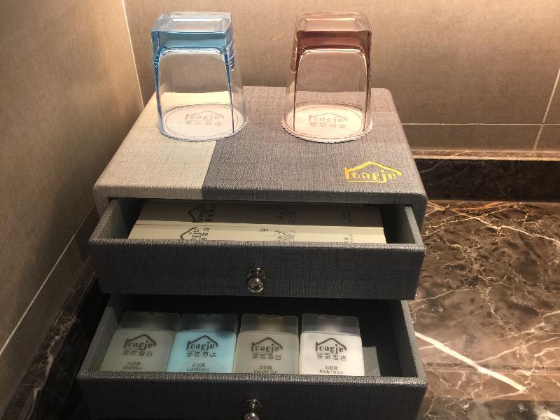 Shanghai Rongju Hotel Lujiazui Hotel Экстерьер фото